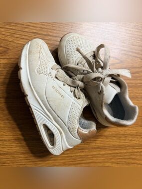Skechers Kids Tan Beige Lace-Up Sneakers with Metallic Accent